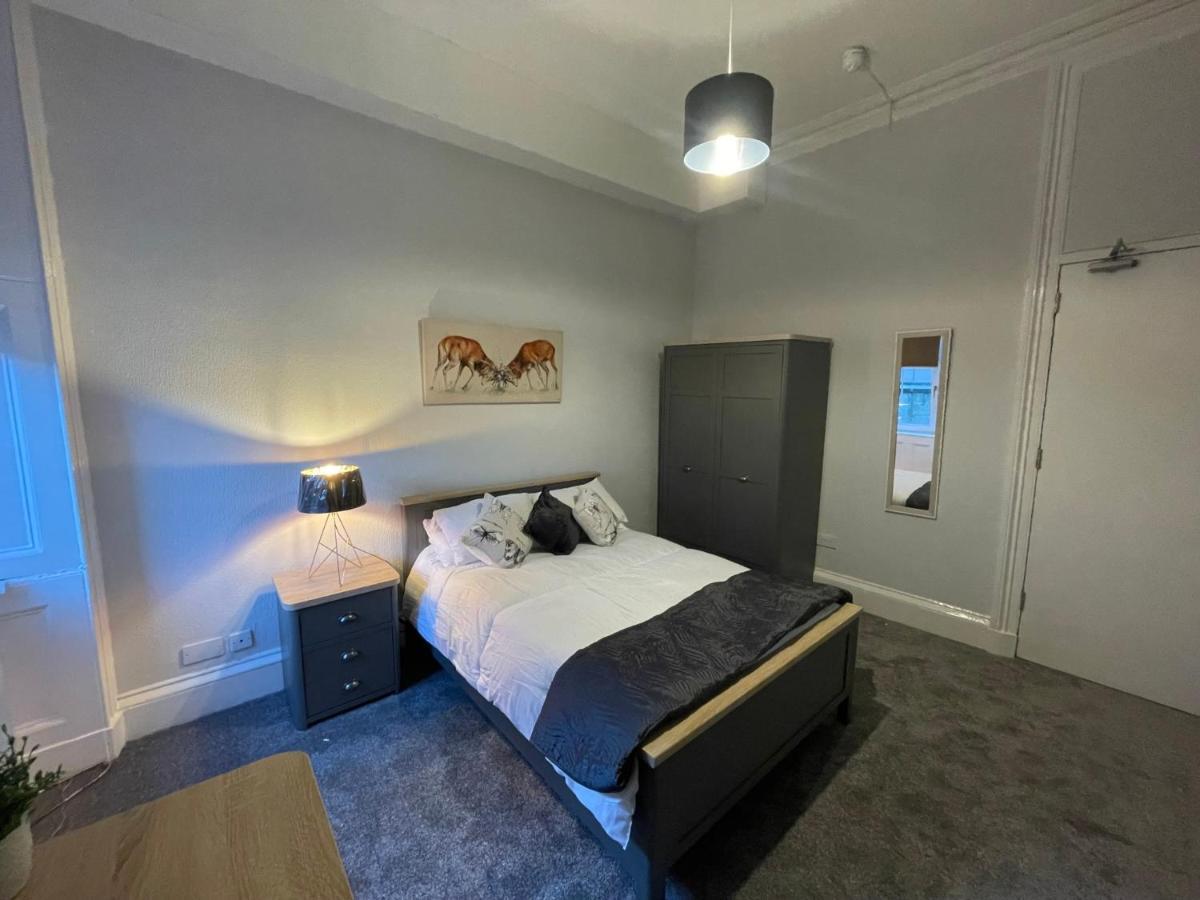 Traditional 5 Bedroom City Centre Apartment Glasgow Exterior photo